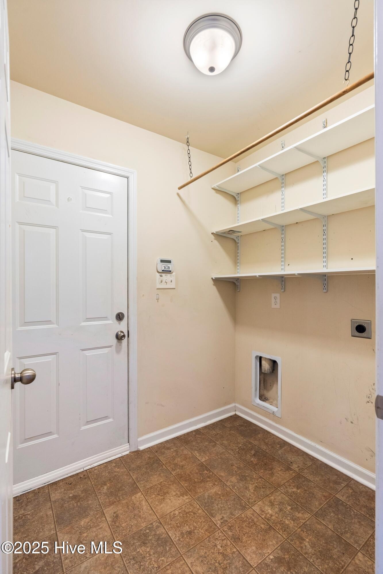 100530465 | Photo 26