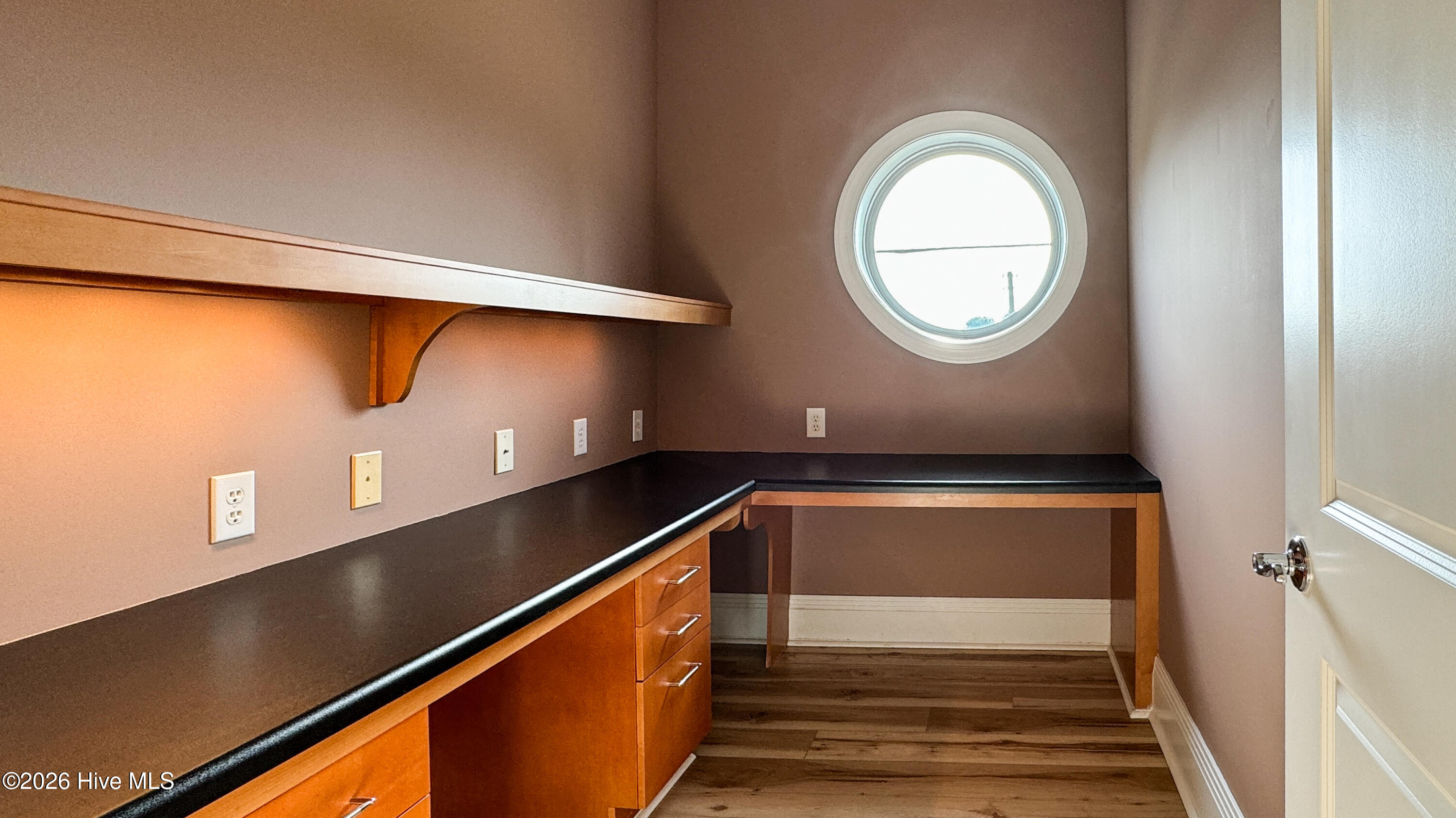 100559977 | Photo 12