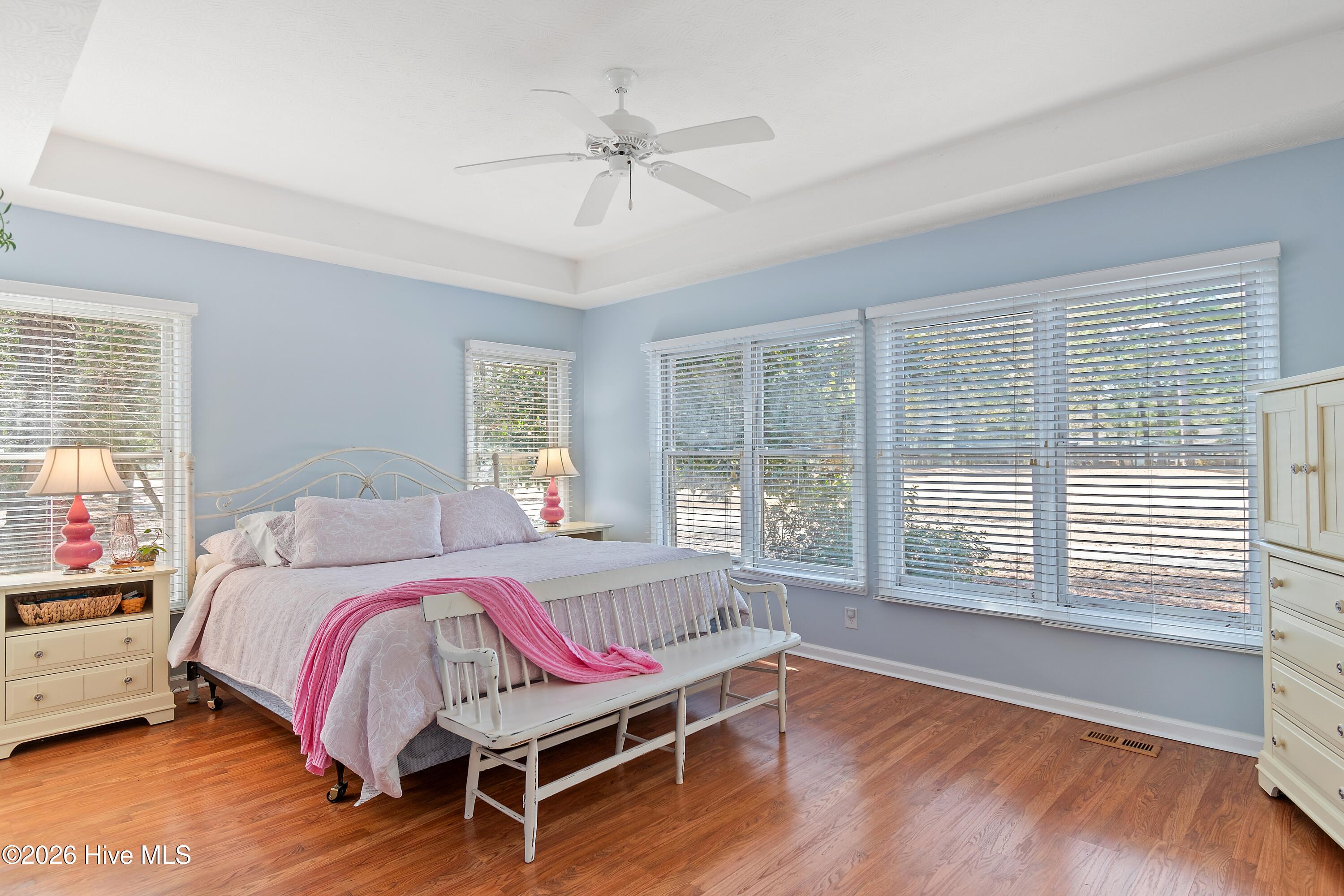 100558651 | Photo 30