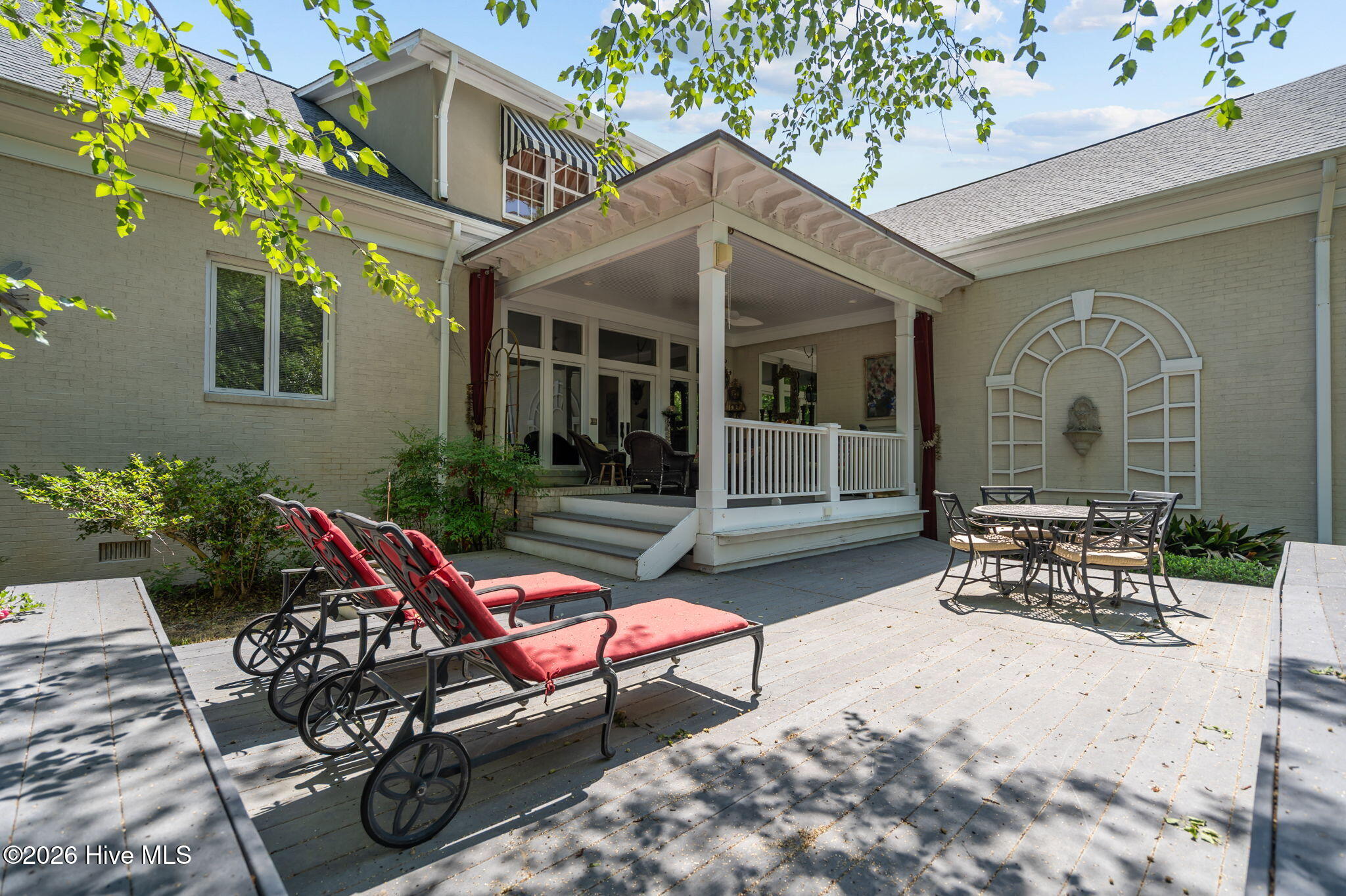 100570294 | Photo 48