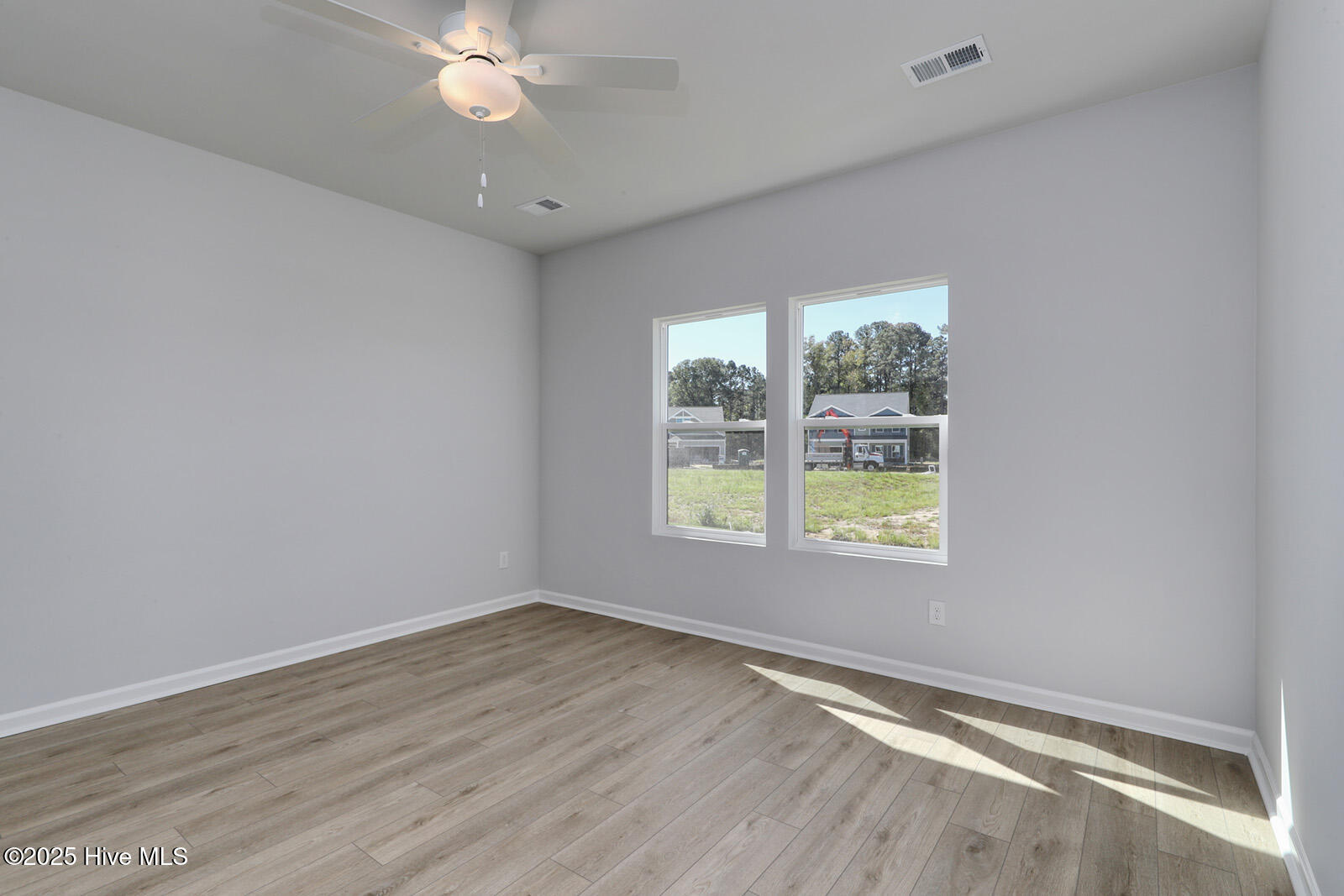 100549689 | Photo 62