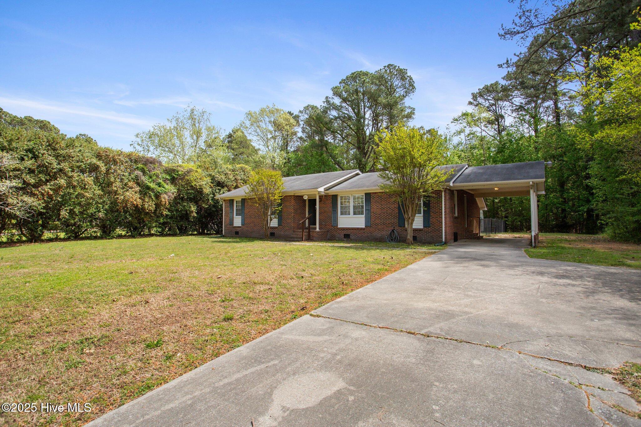 2-web-or-mls-201-montpelier-dr