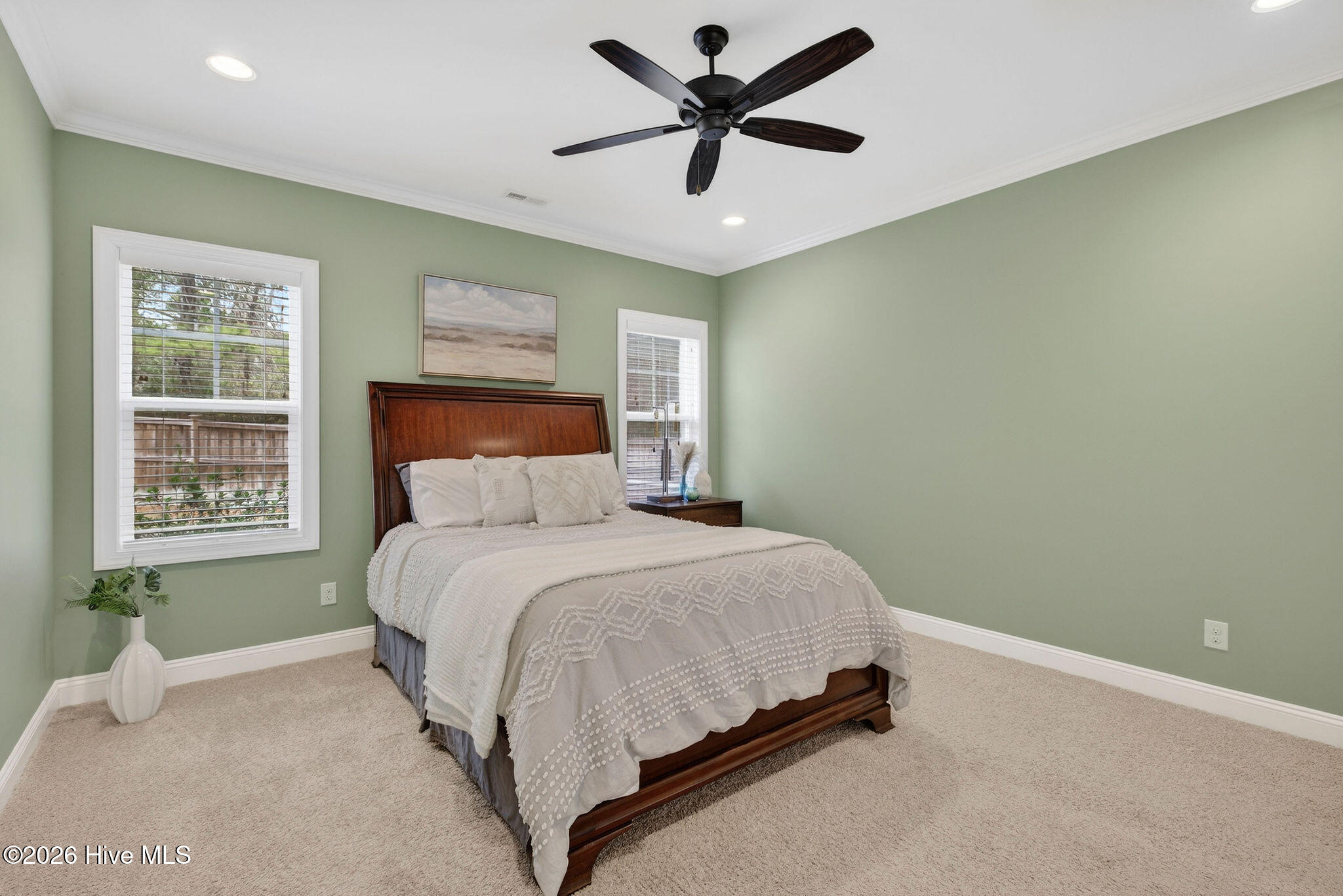 100557170 | Photo 33