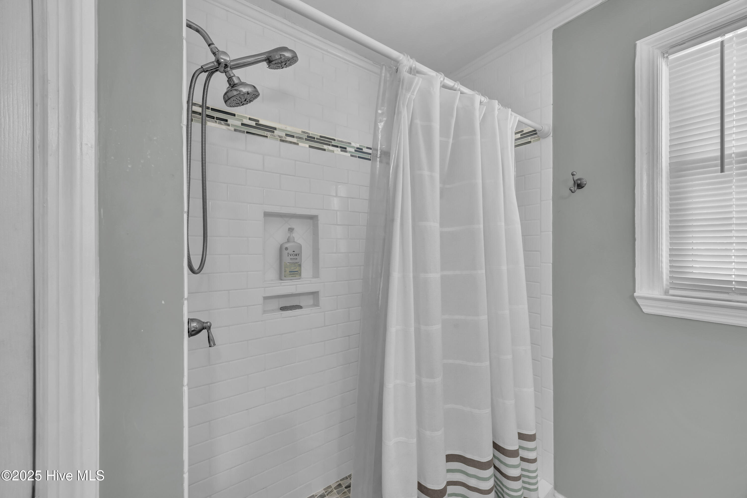 100541737 | Photo 17