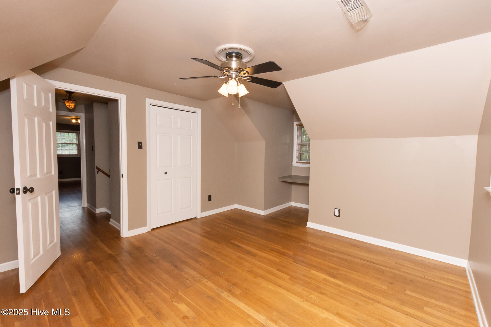 100529268 | Photo 20