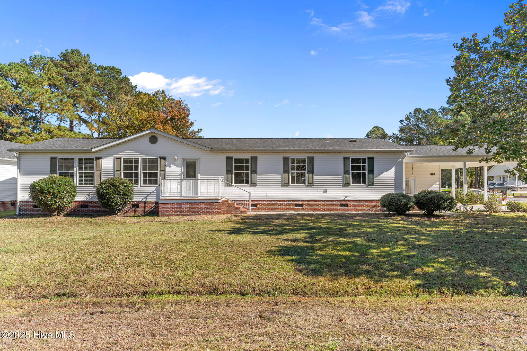 100535102 | Photo 36