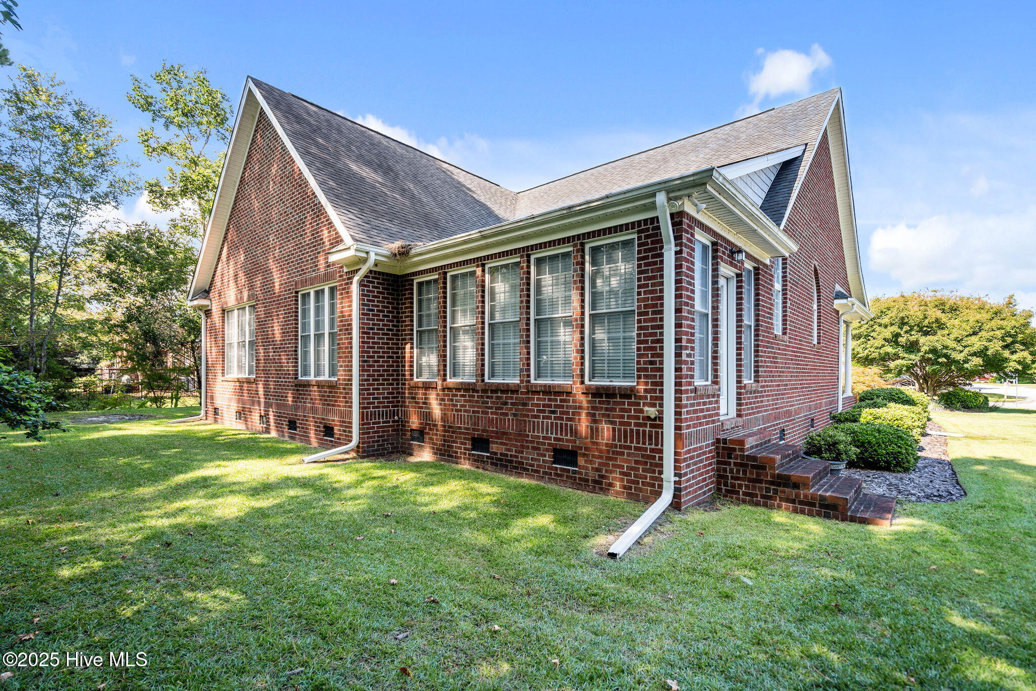 100532156 | Photo 33