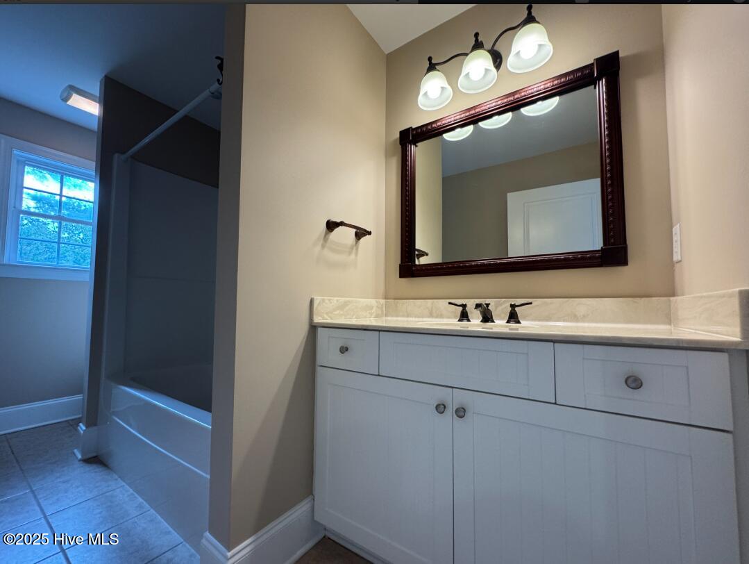 100537320 | Photo 12