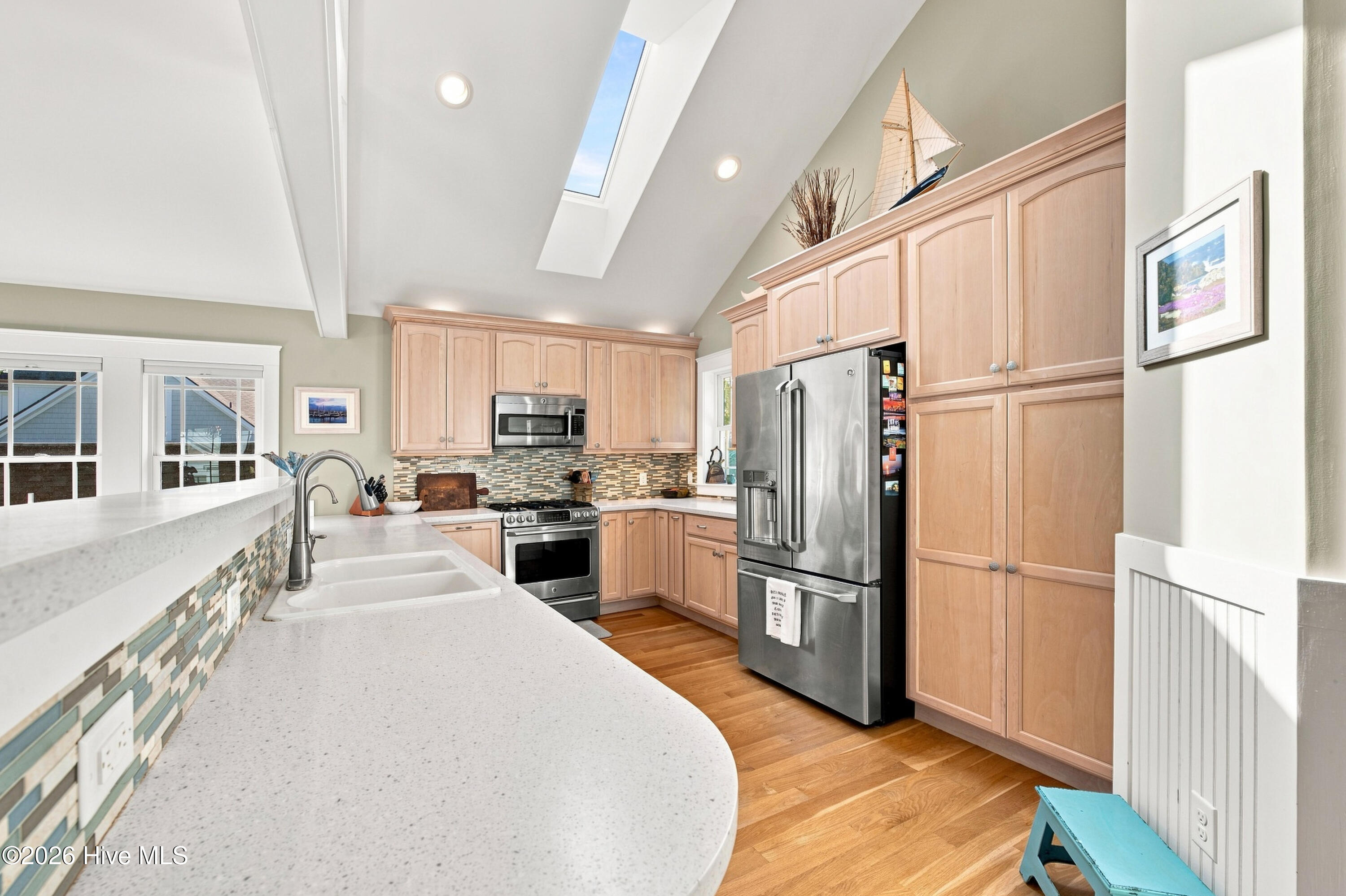 619 First Avenue,Oriental