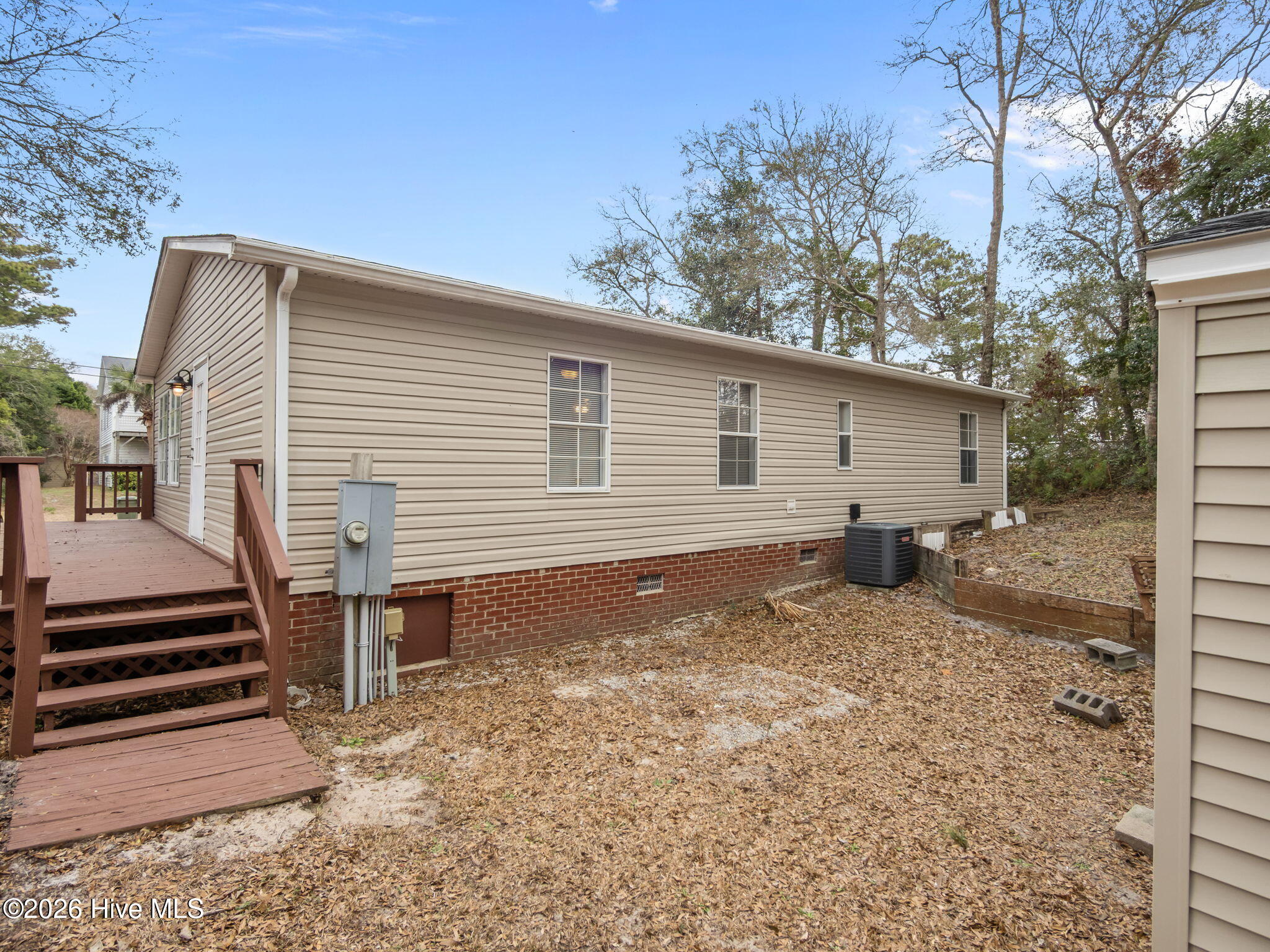 100548525 | Photo 42