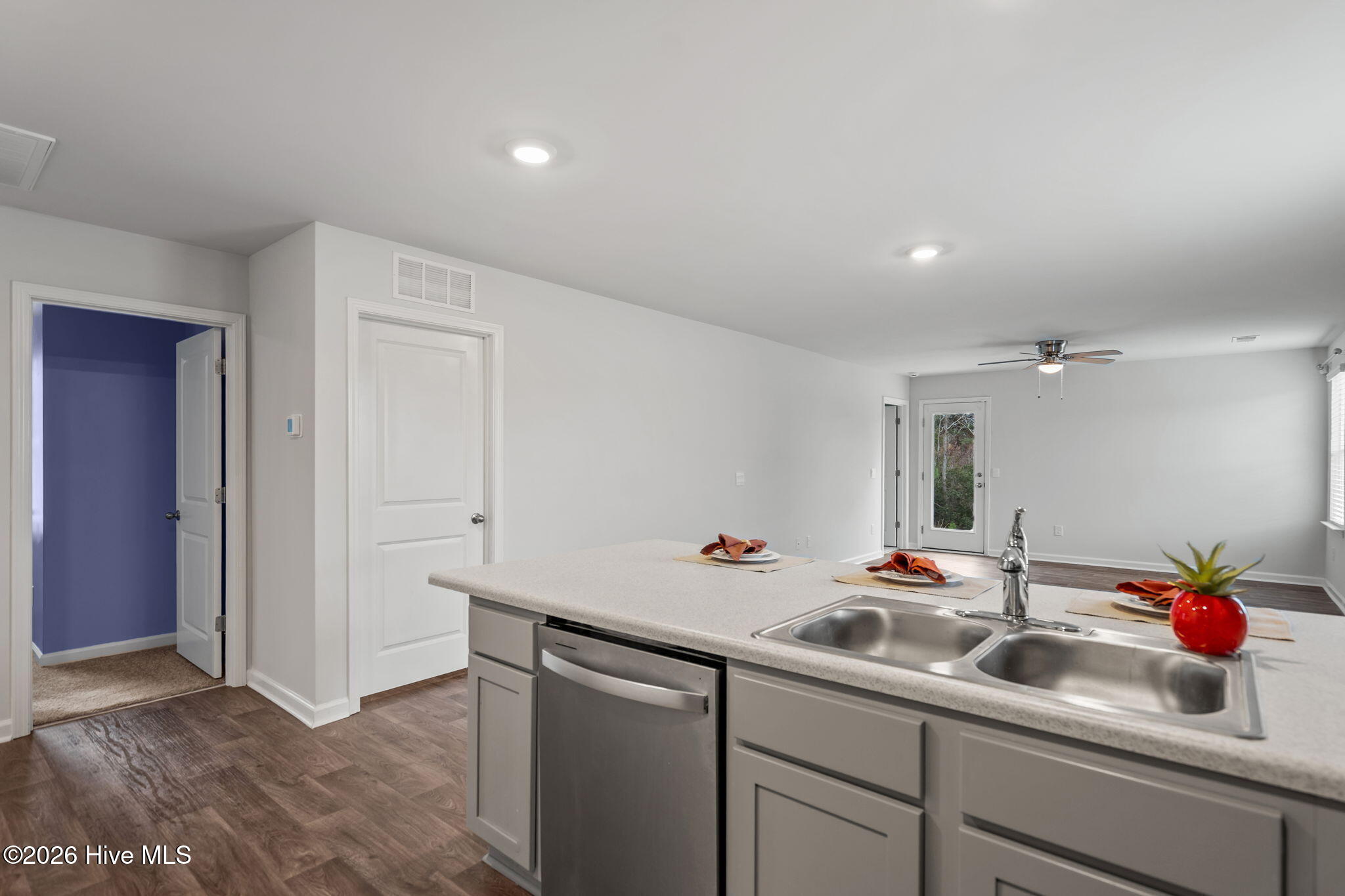 100555354 | Photo 34