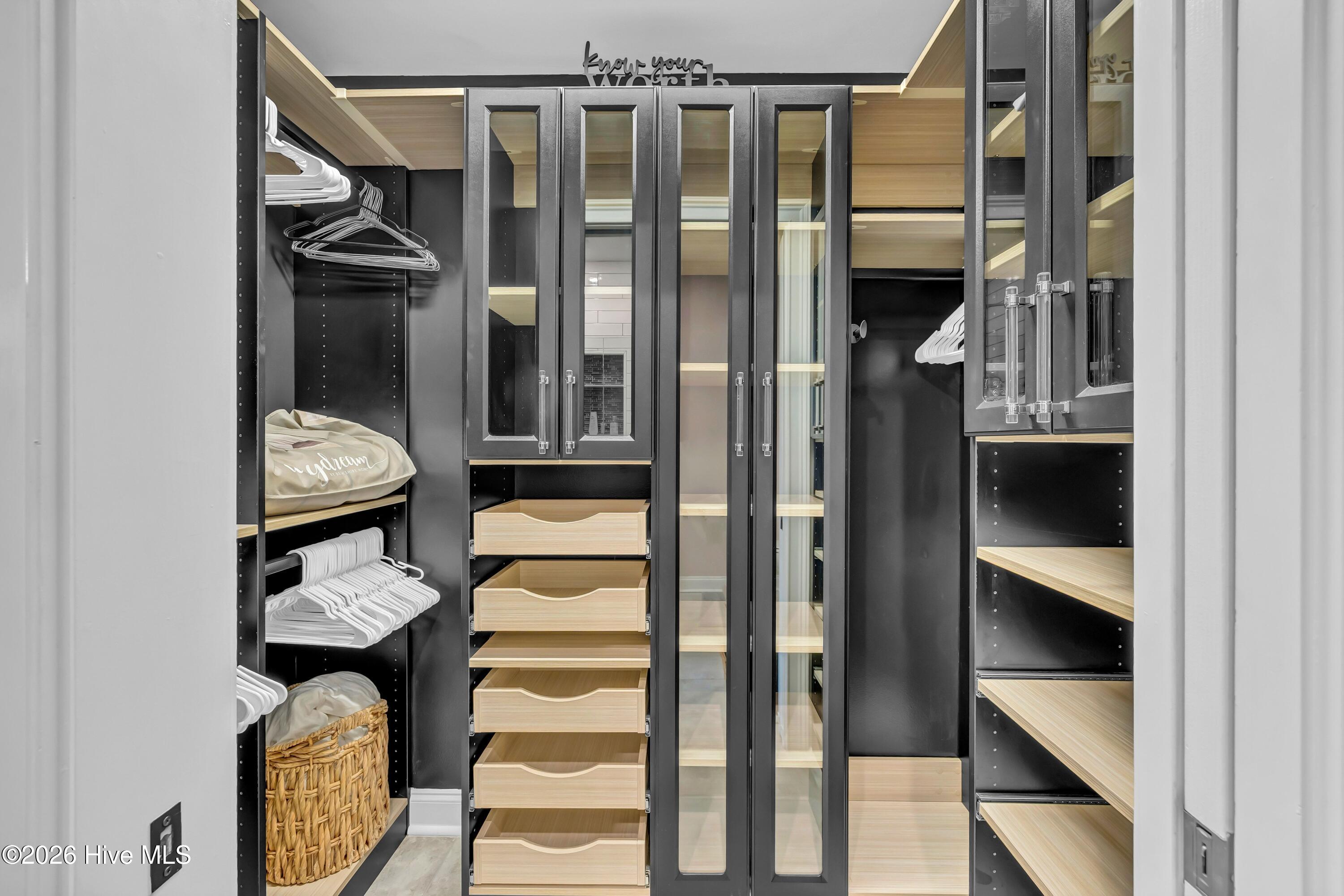 100553236 | Photo 22