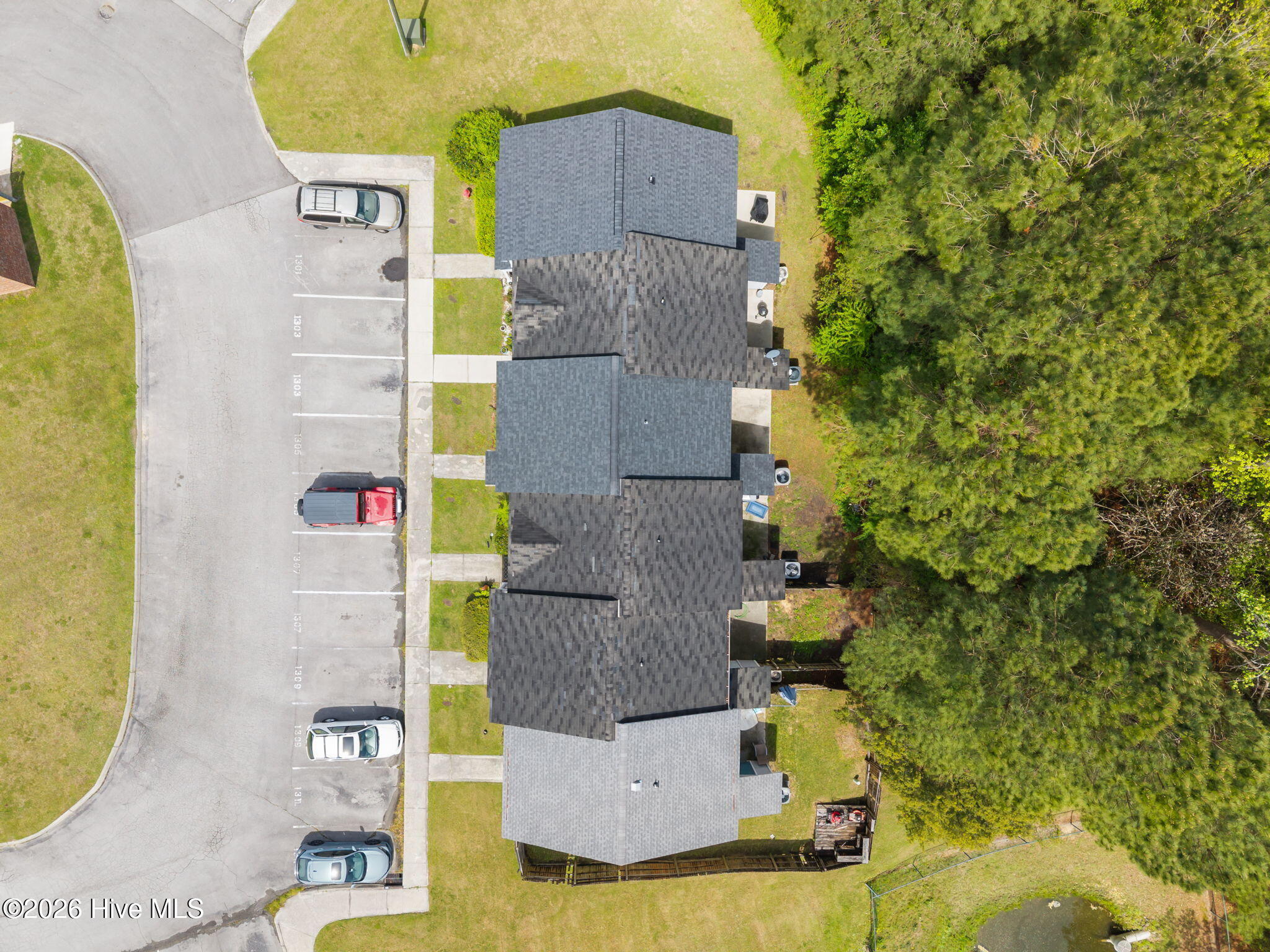 100565275 | Photo 34