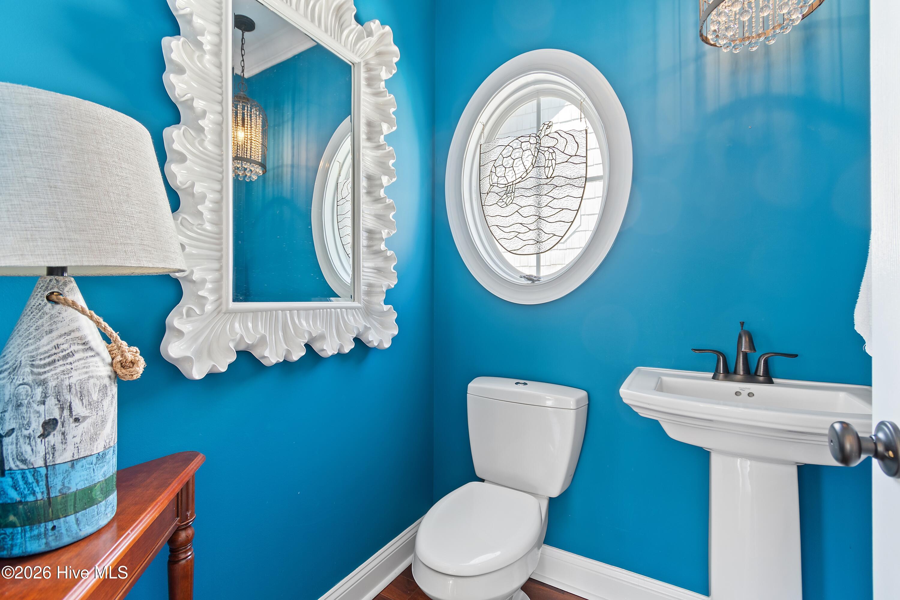 100558702 | Photo 36