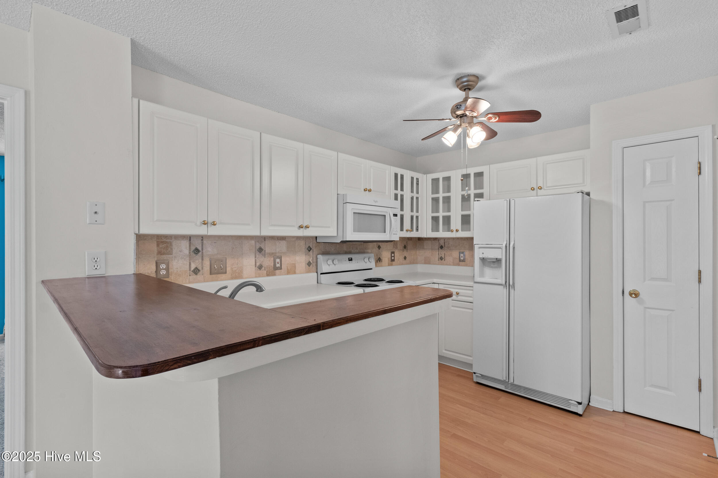 100528795 | Photo 11