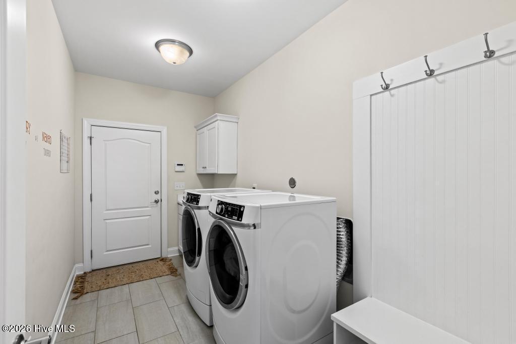 100558511 | Photo 30