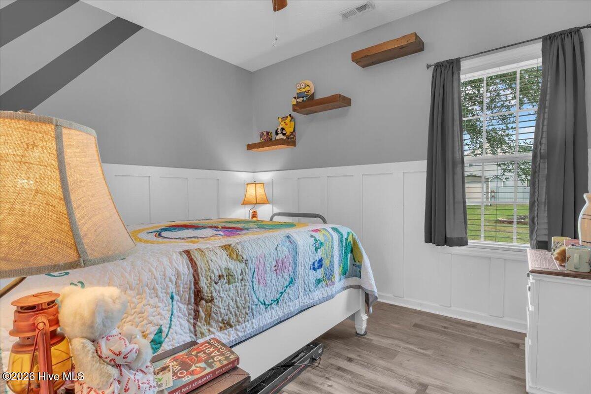 100570228 | Photo 19