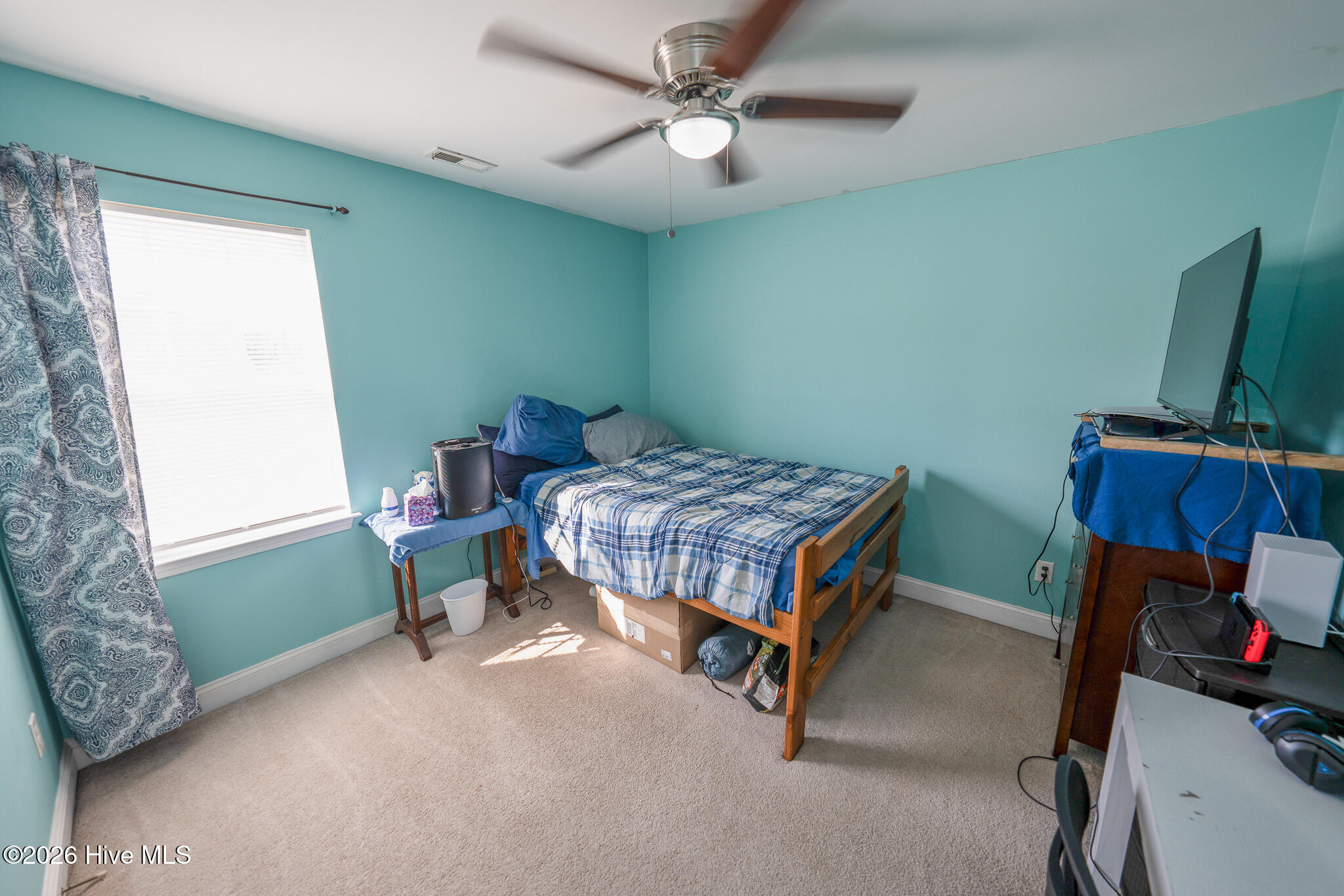 100561361 | Photo 16