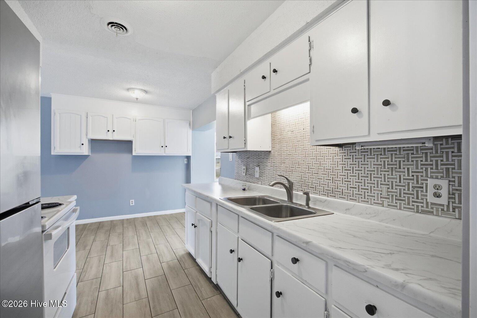 100555957 | Photo 15