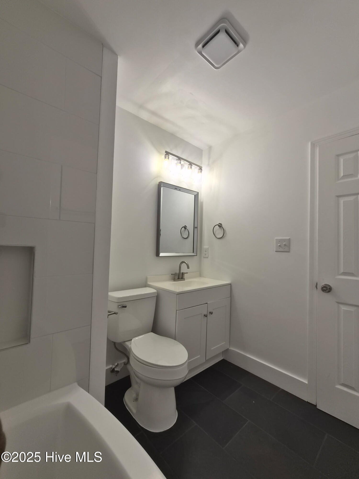 100539723 | Photo 25