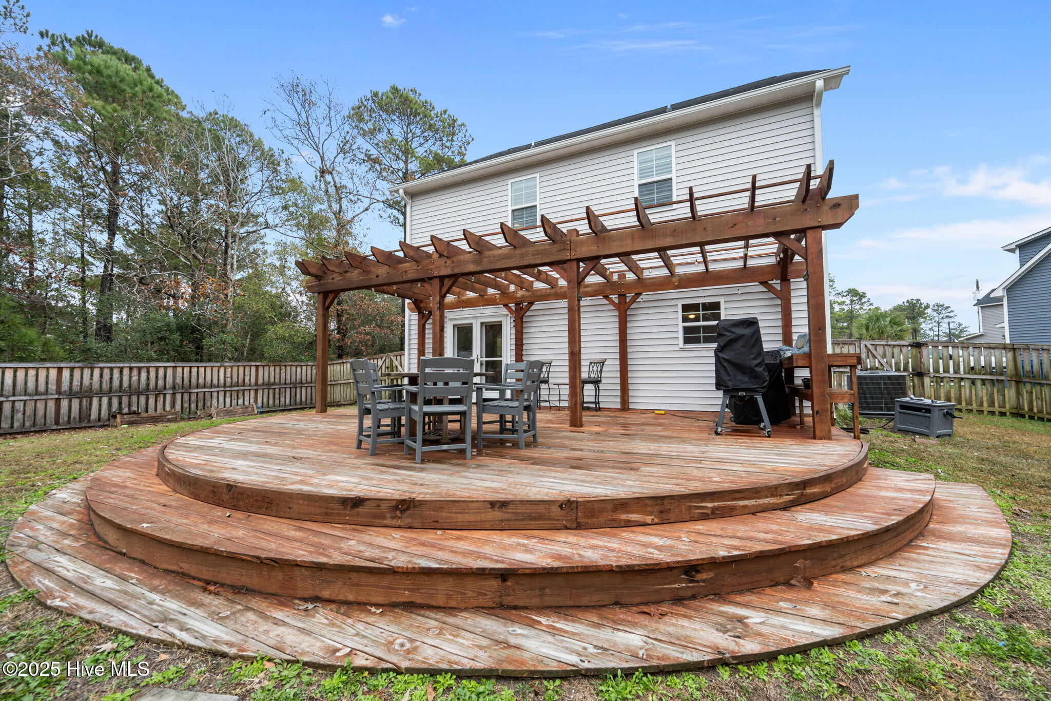 100544469 | Photo 34