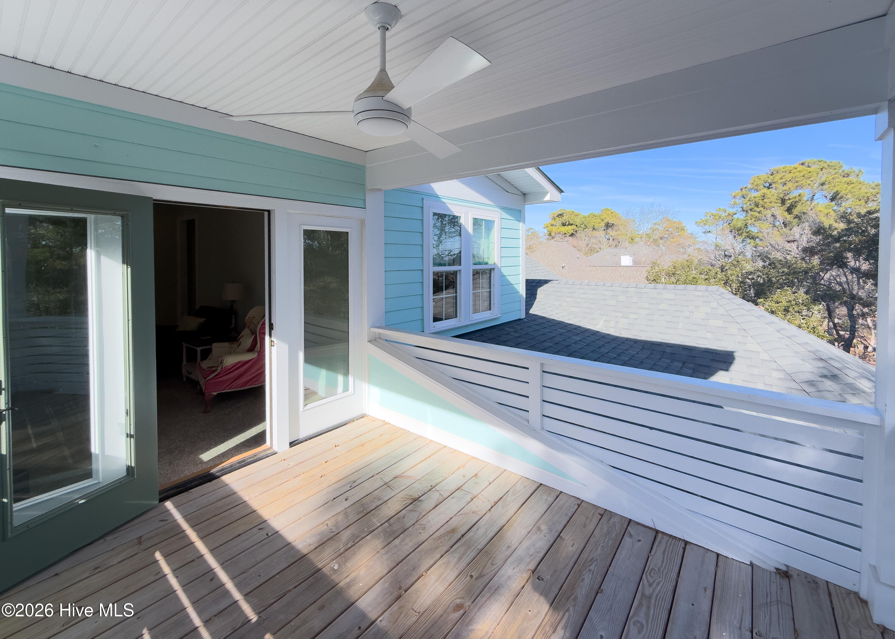 100550882 | Photo 46