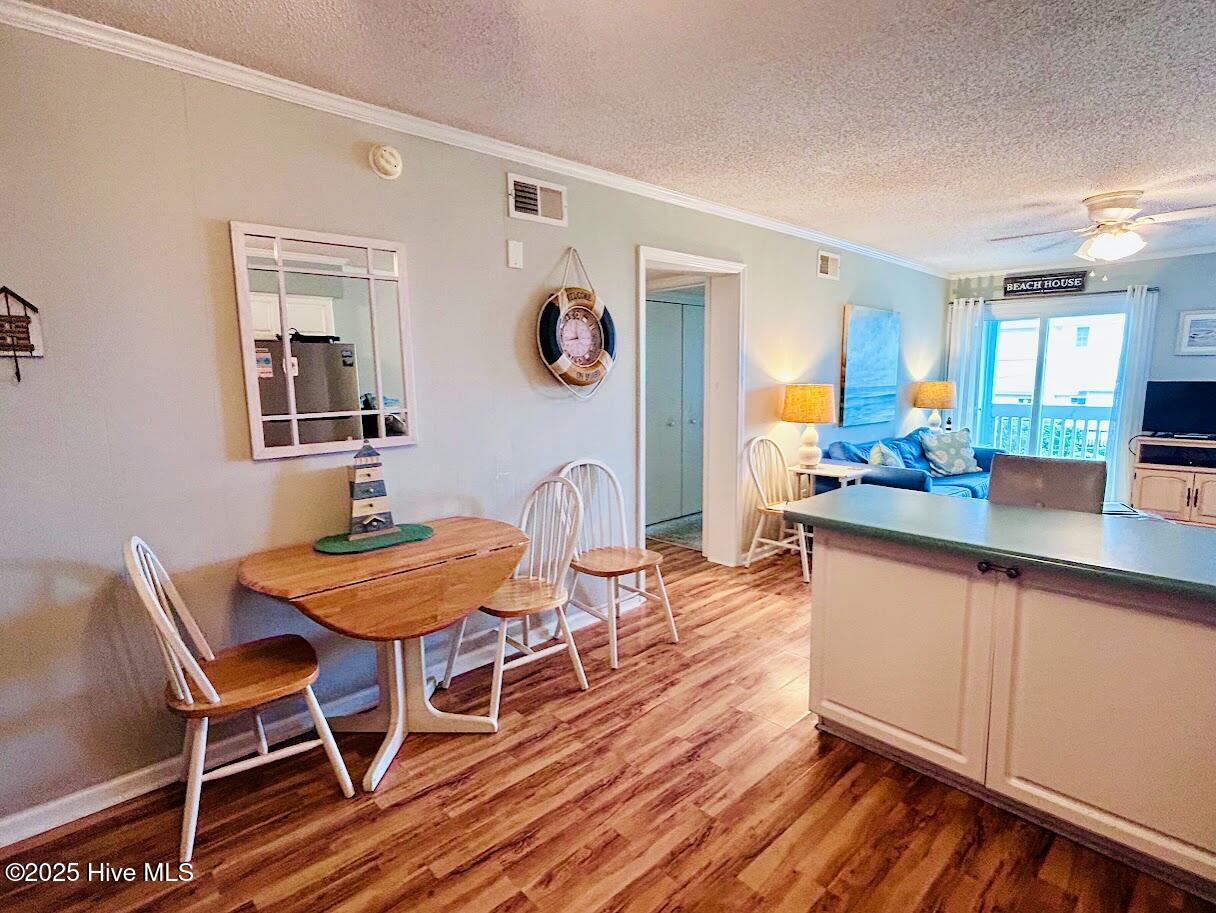 918 Carolina Beach Avenue N 2b, Carolina Beach, NC 28428 – photo 8: 918 CB AVe N 2B din