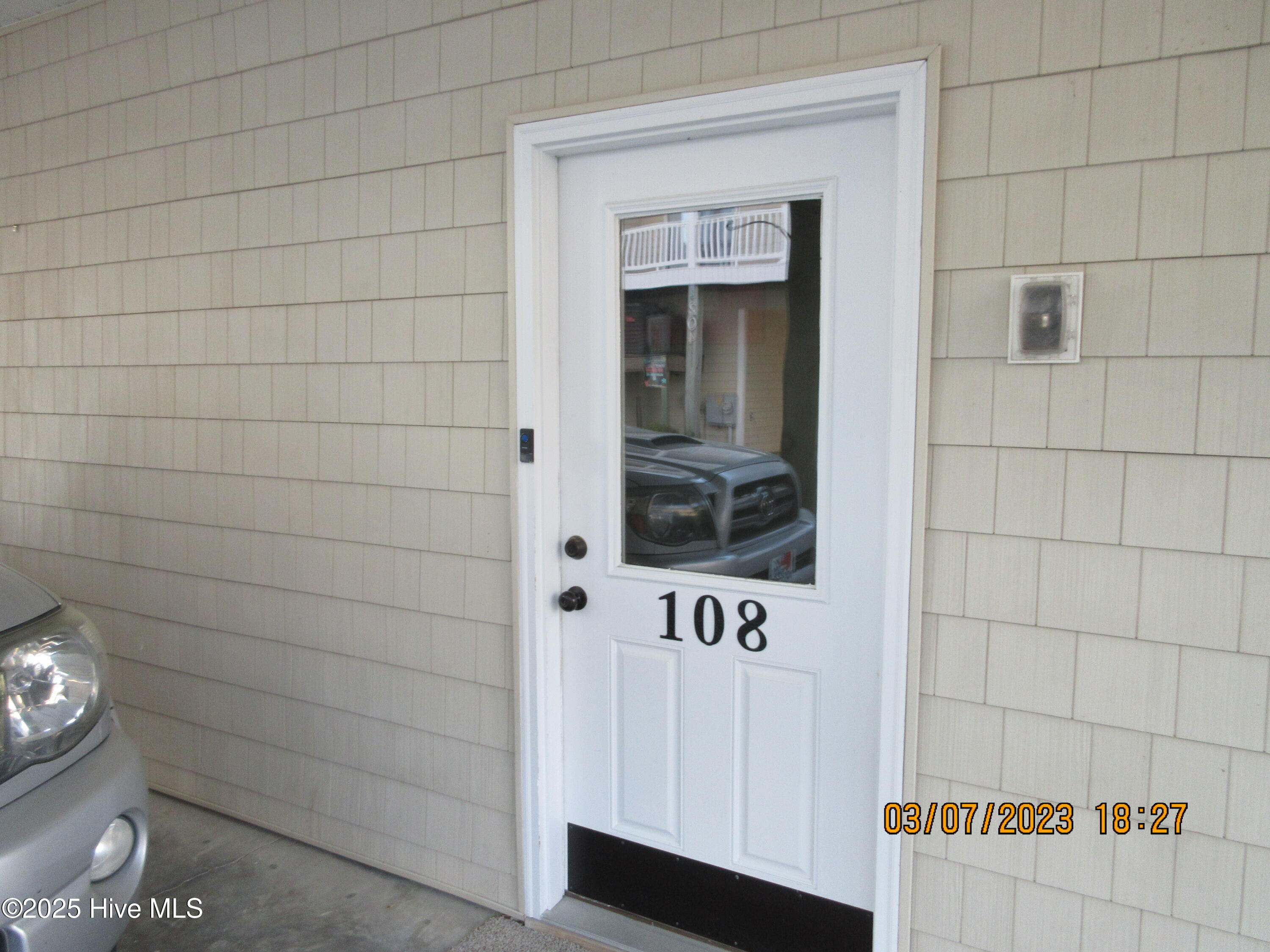 100525203 | Photo 16