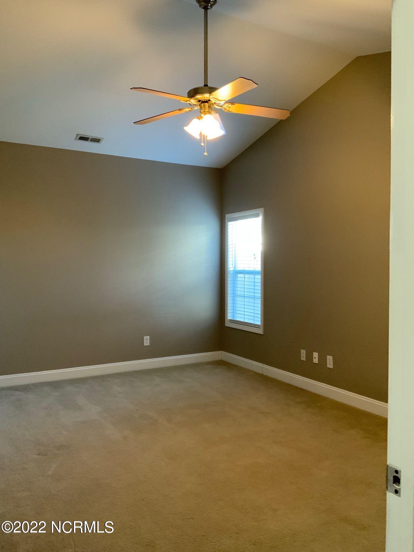 100549092 | Photo 10