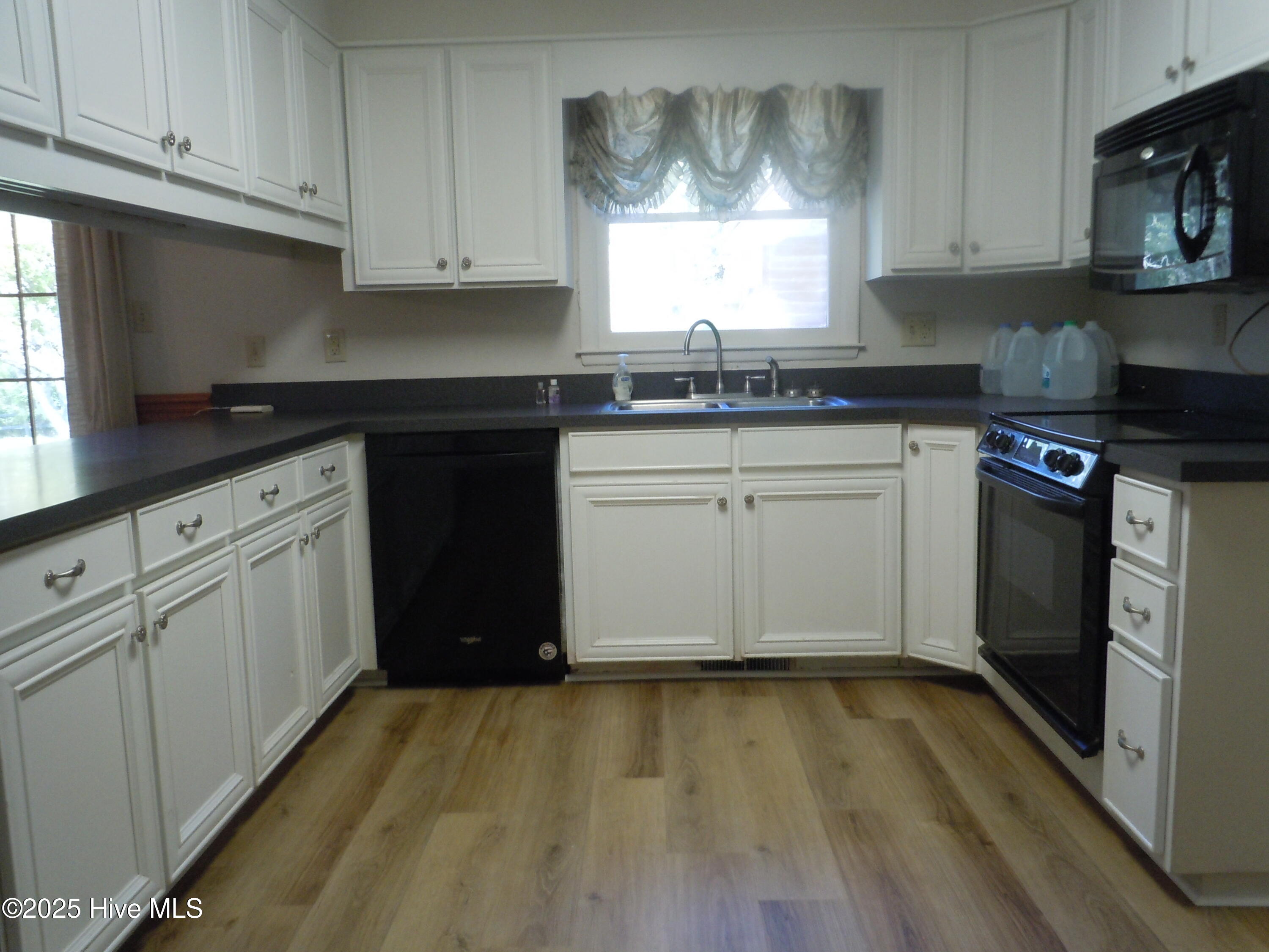 100533053 | Photo 14