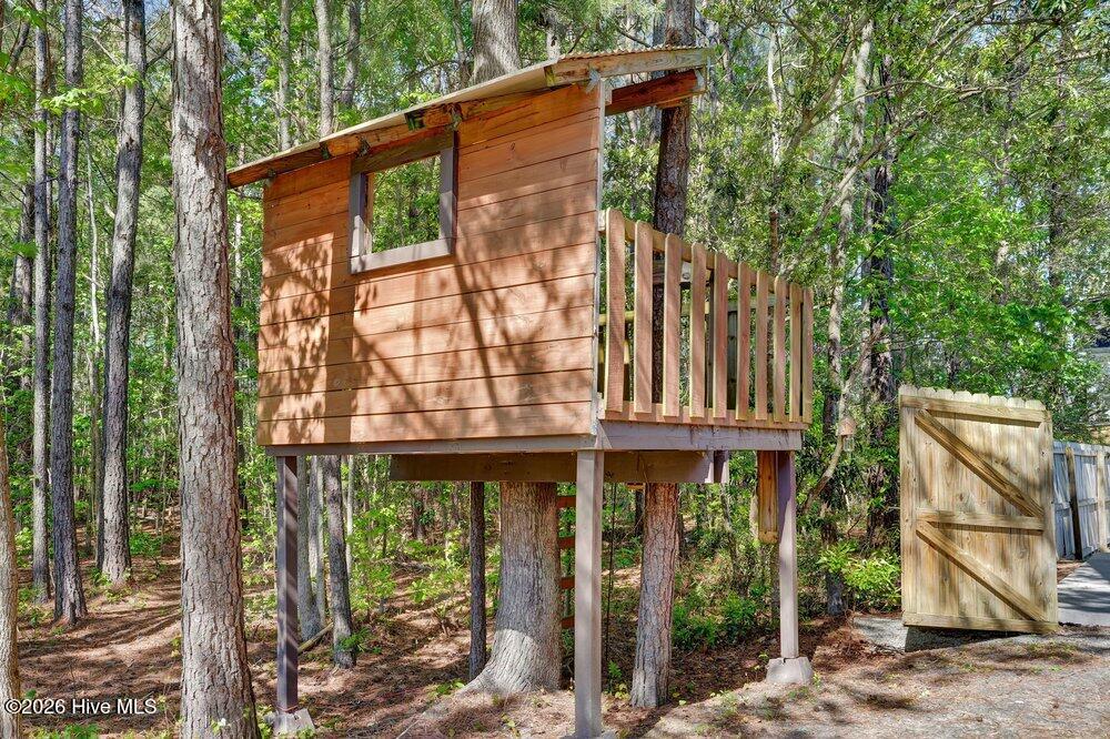 100567145 | Photo 44