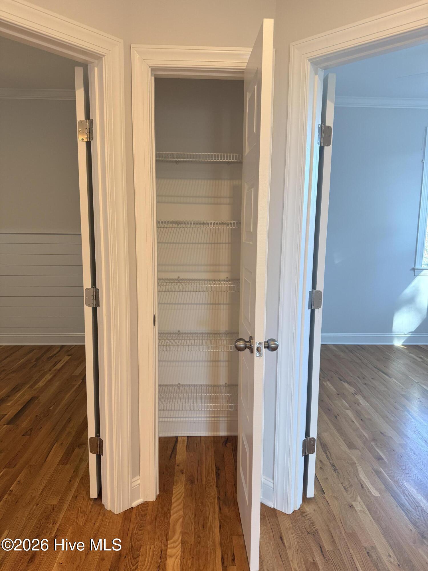 100564969 | Photo 24