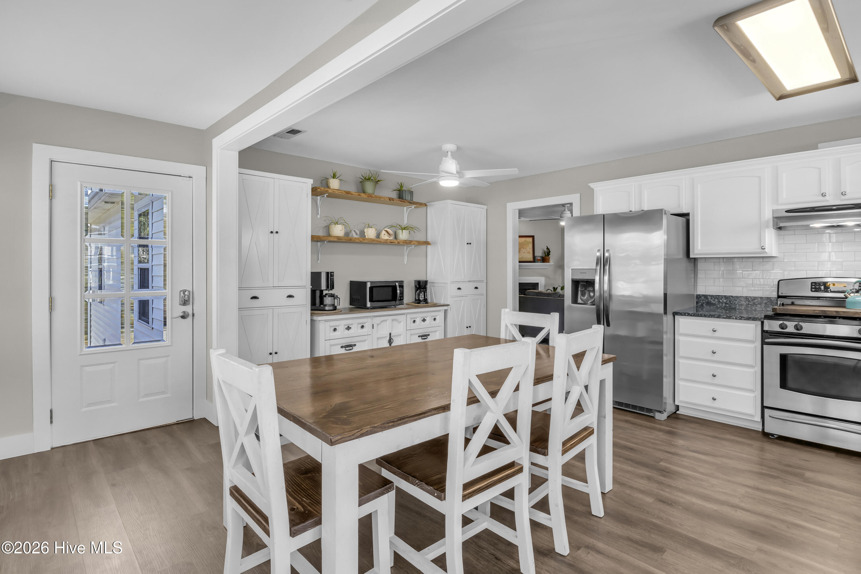 100561178 | Photo 40