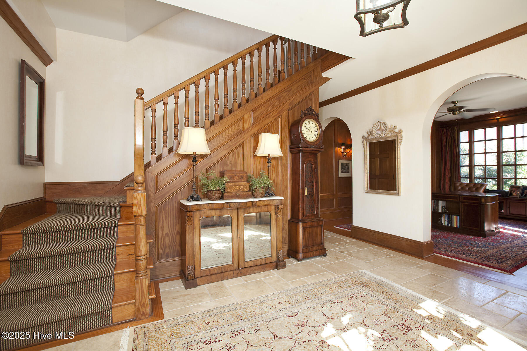 100560338 | Photo 14