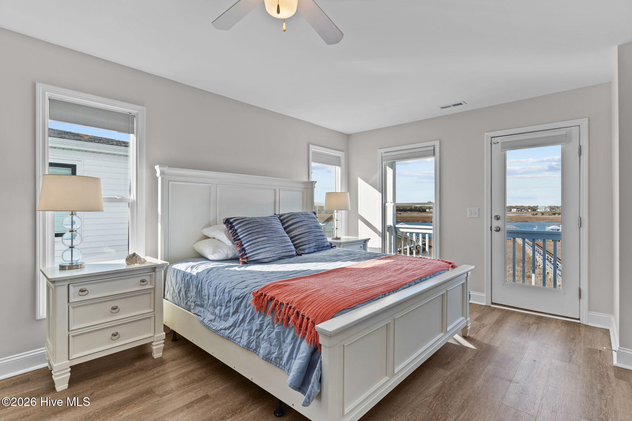 100554920 | Photo 24