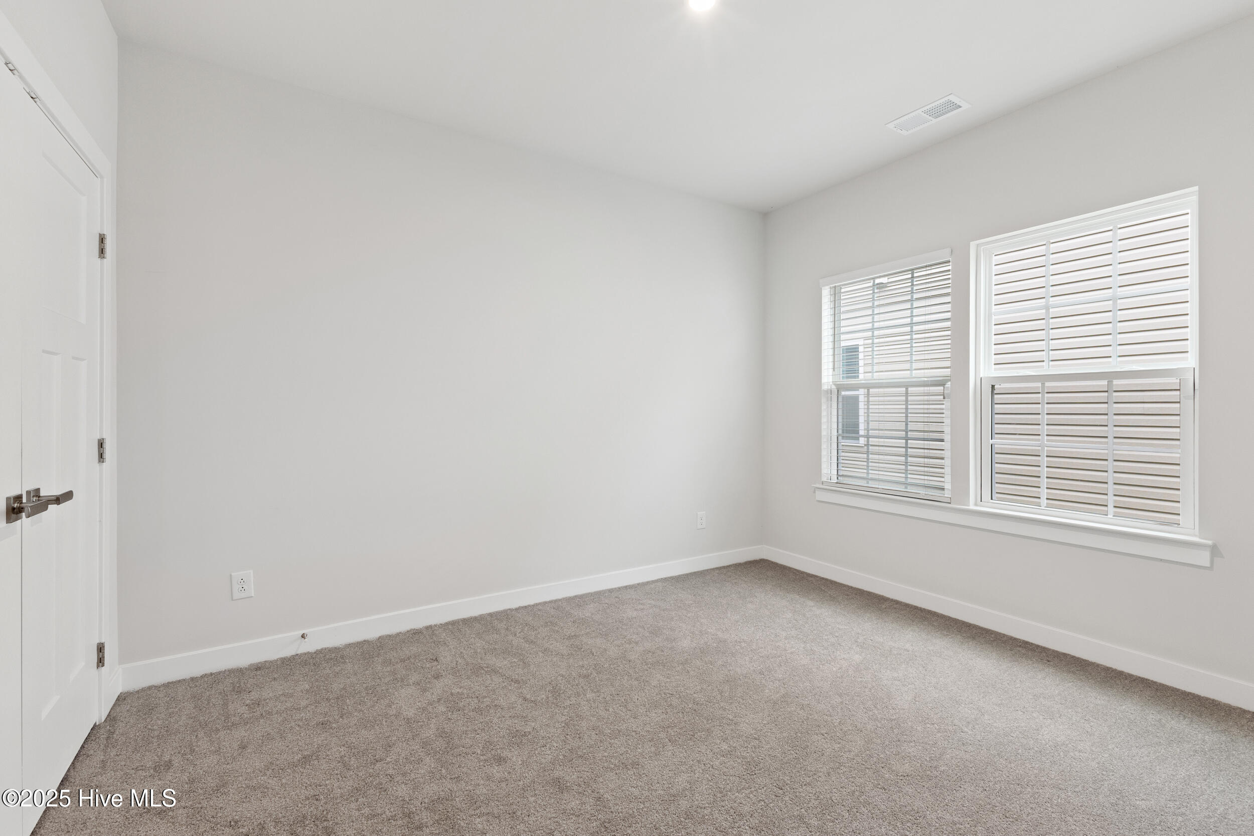 100530232 | Photo 19