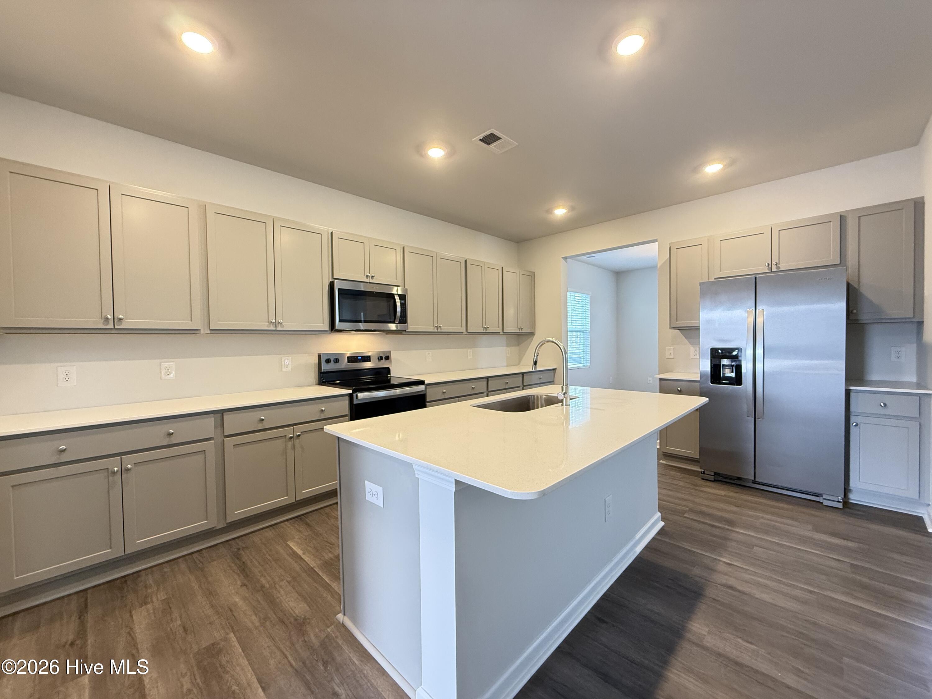 100526305 | Photo 40