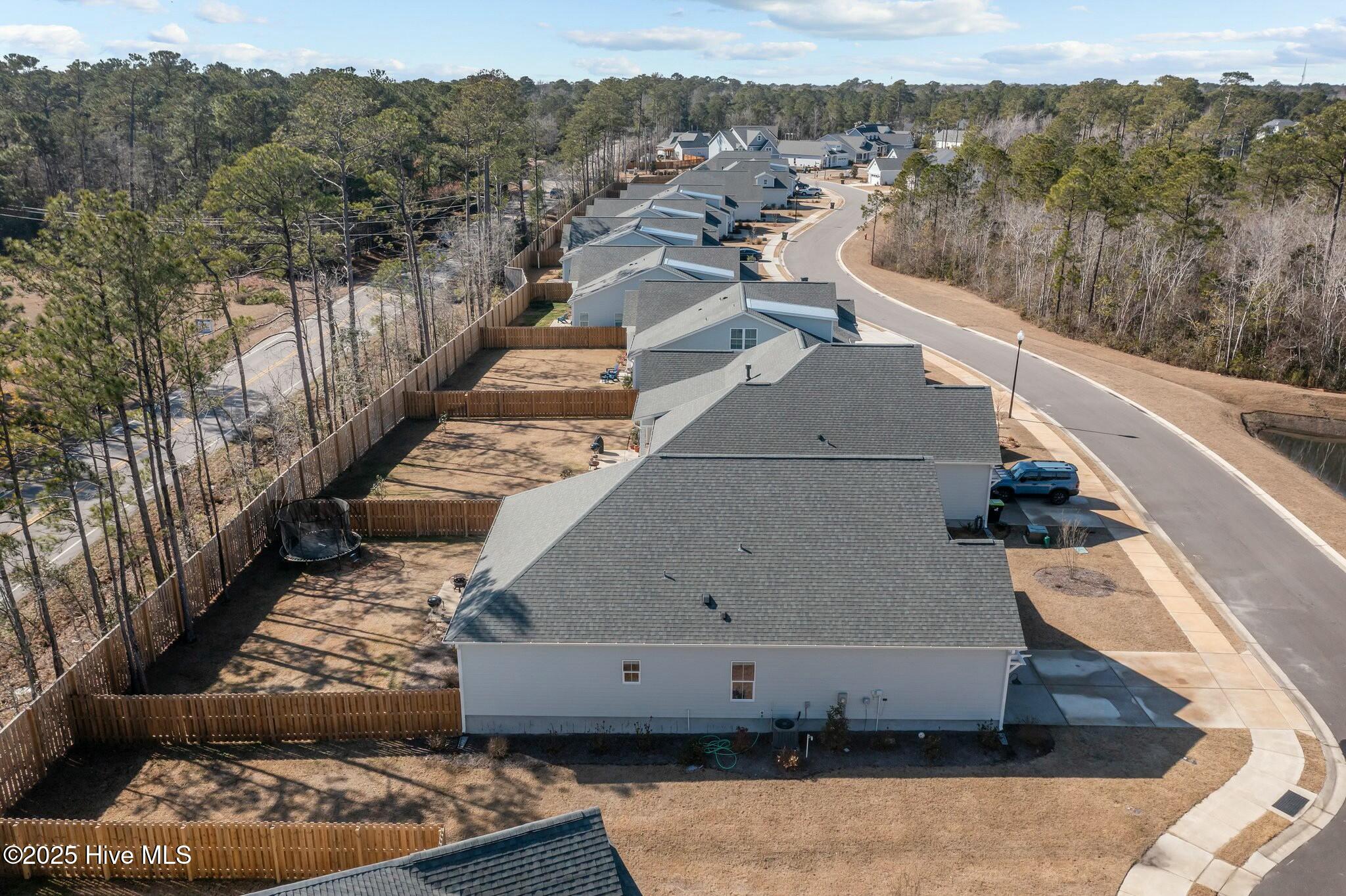 100558663 | Photo 44