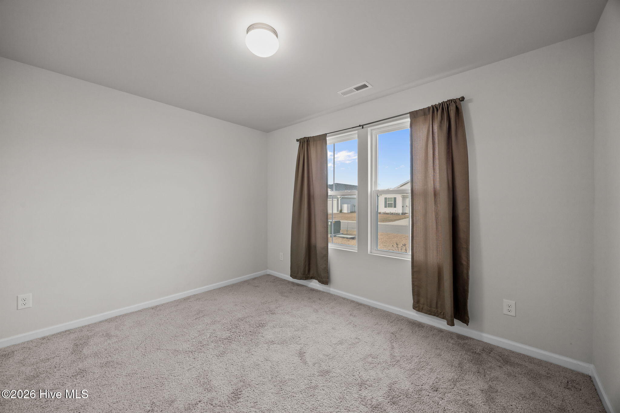 100549806 | Photo 27