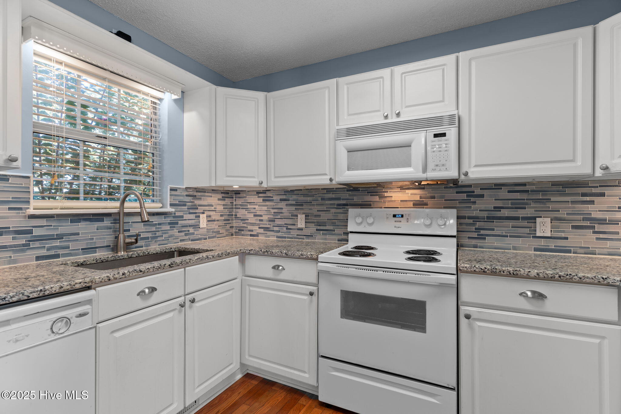 100527660 | Photo 20