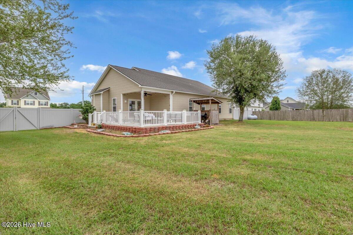 100570228 | Photo 41