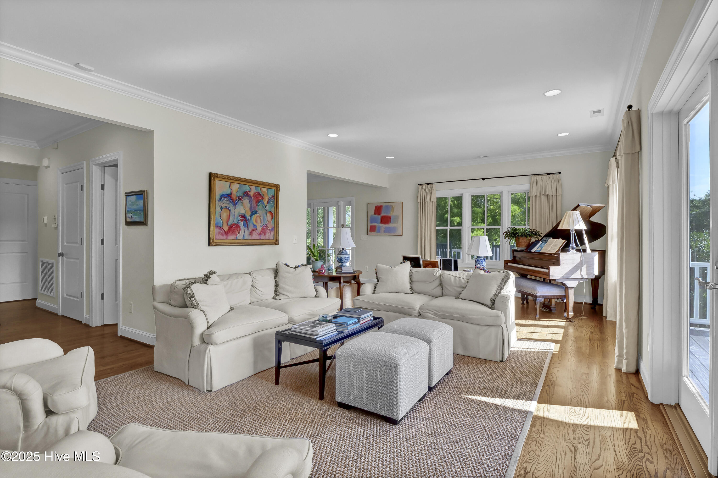 100528059 | Photo 11