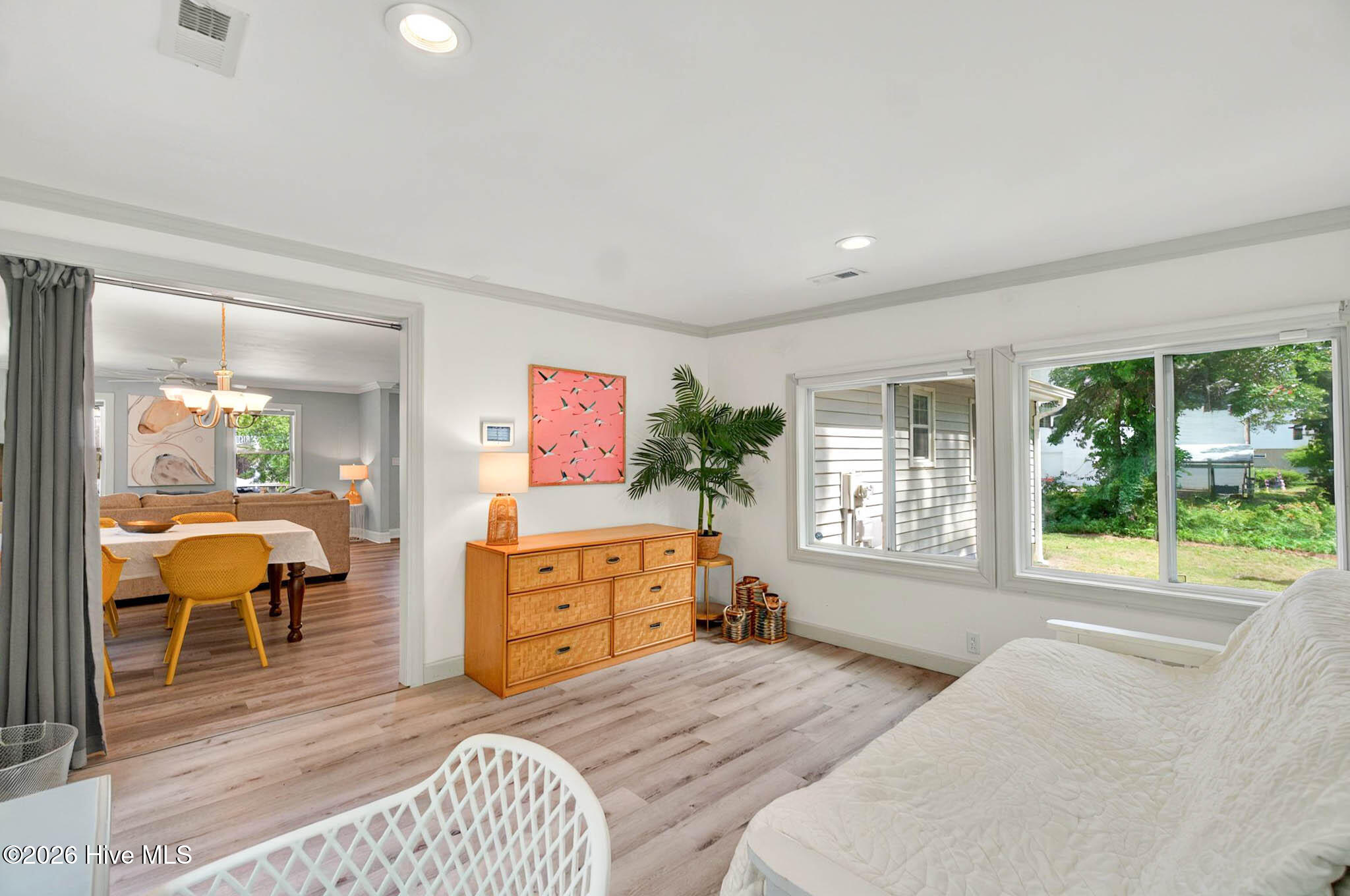 100556049 | Photo 20