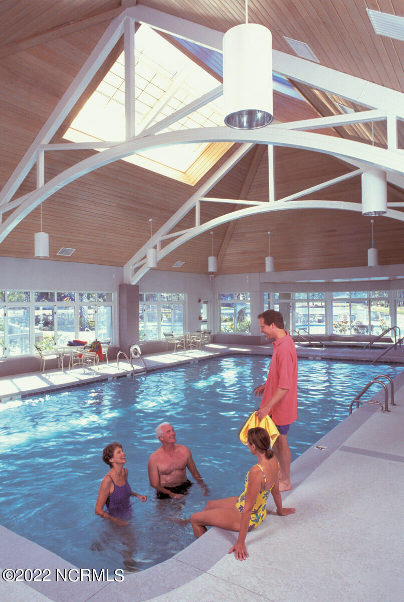 100560329 | Photo 11