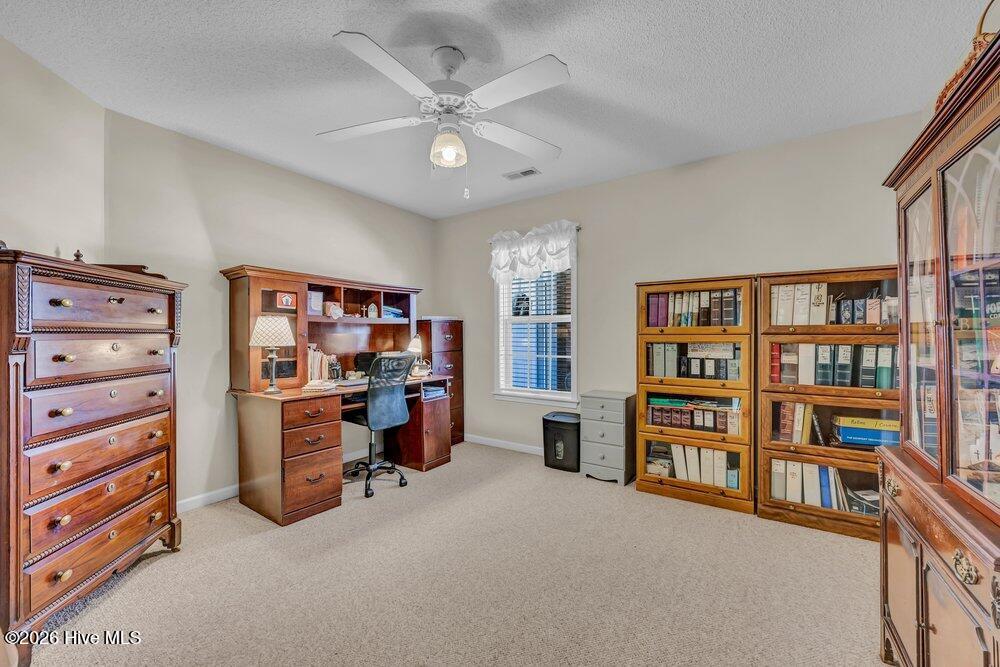 100558144 | Photo 18