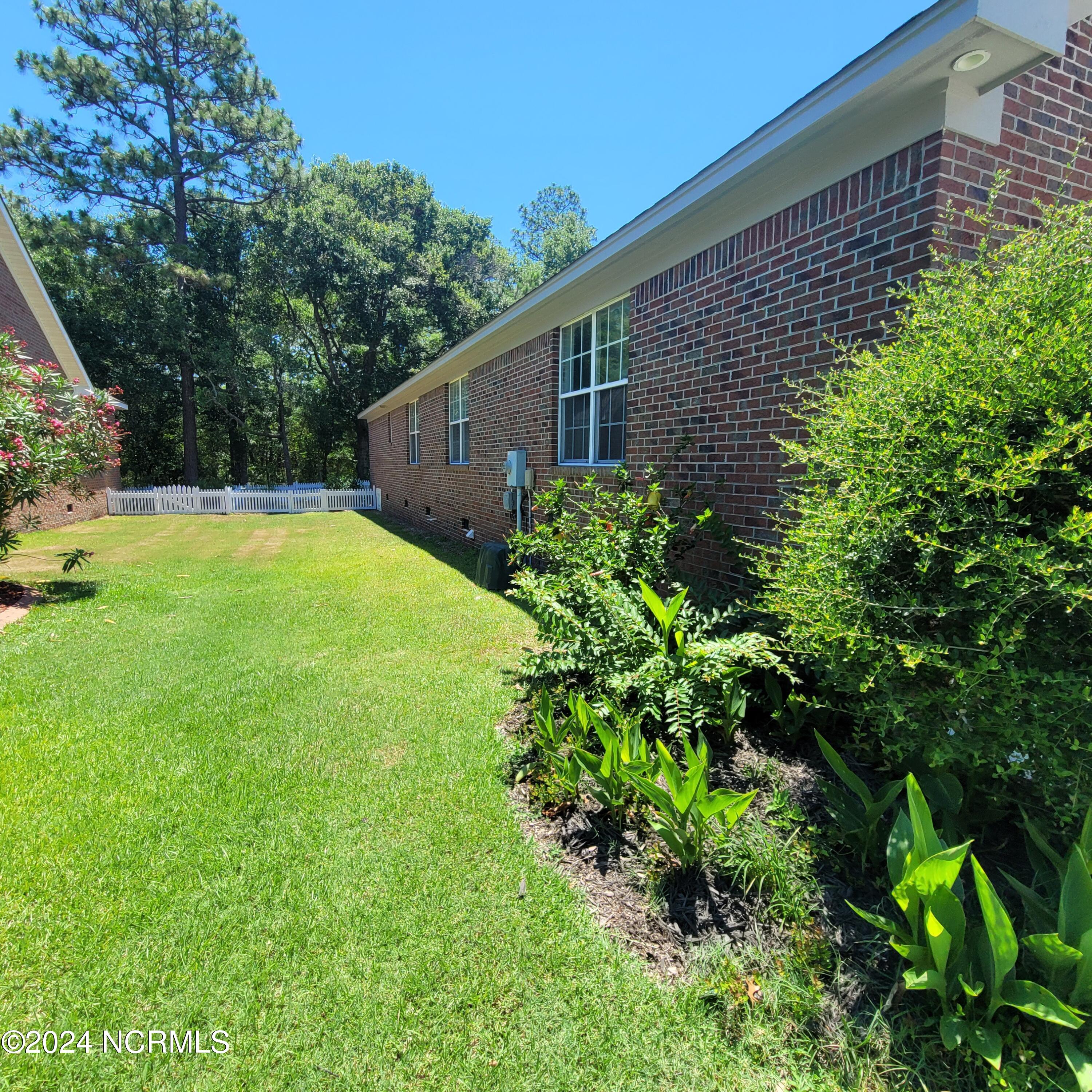 100544715 | Photo 34