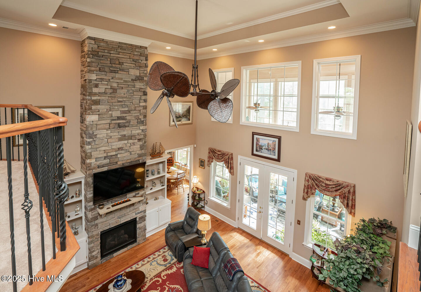 100534571 | Photo 89