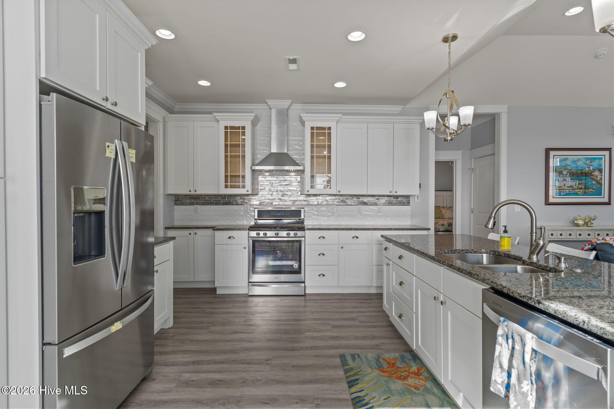 100562784 | Photo 35