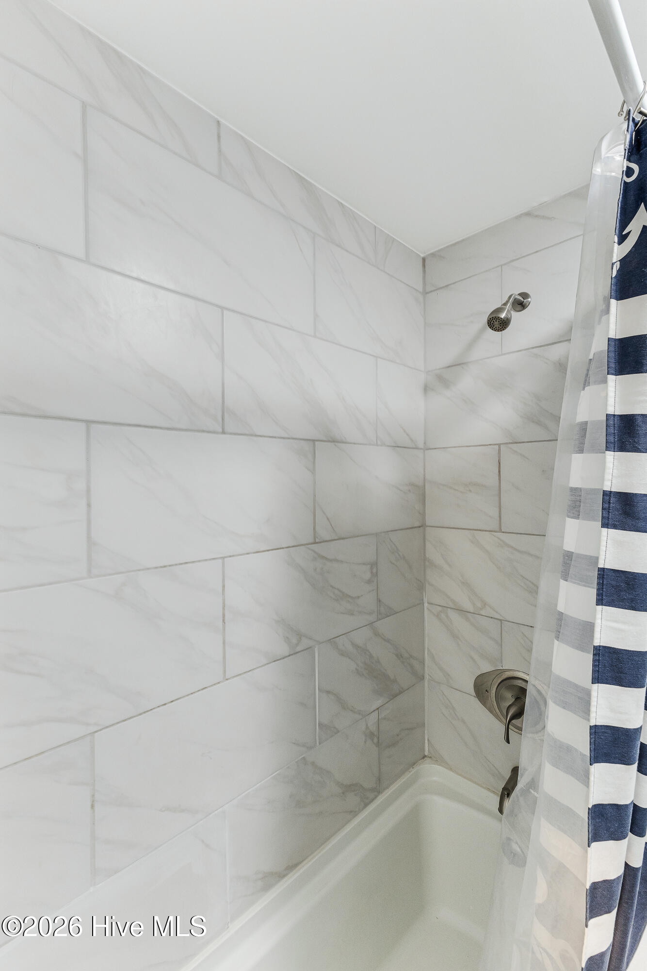 100560592 | Photo 18