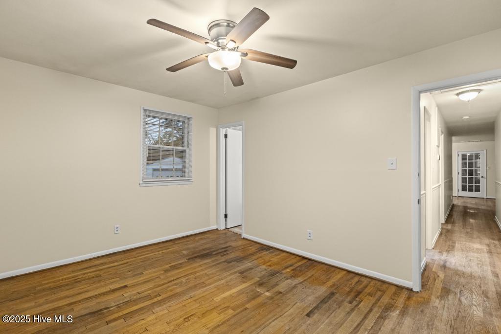 100526161 | Photo 16